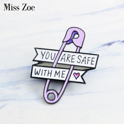Purple paper clip enamel pin little heart Brooch Gift icon Badge Denim Jeans Lapel pin Clothes cap bag Creative gift girl kids - www.leggybuddy.com